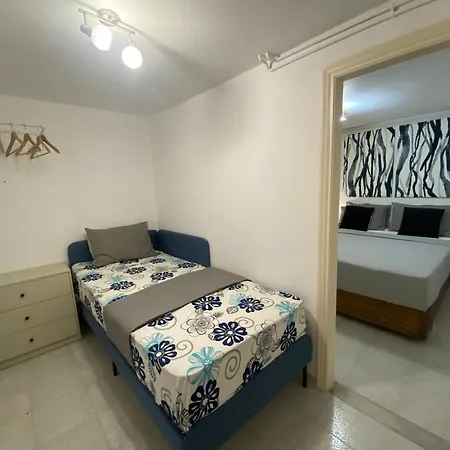 Апартаменты Roula S Cozy With Private Yard & Parking