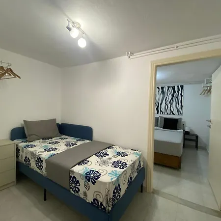 Roula S Cozy With Private Yard & Parking Апартаменты Vatos