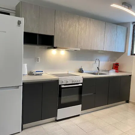 Apartamento Roula S Cozy With Private Yard & Parking