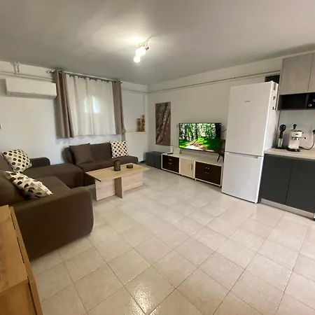 Apartamento Roula S Cozy With Private Yard & Parking *